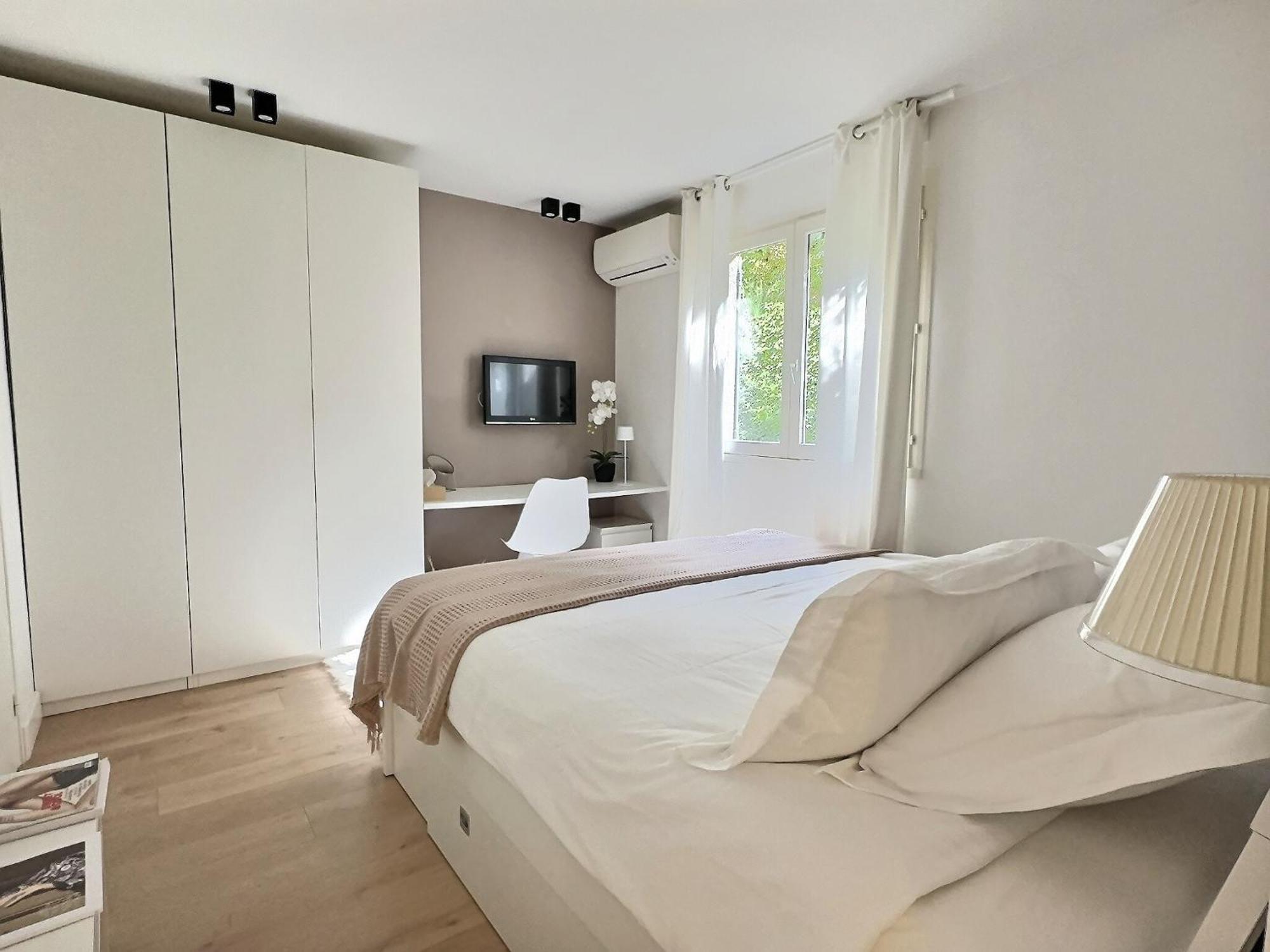 Bella Croix Des Gardes Villa