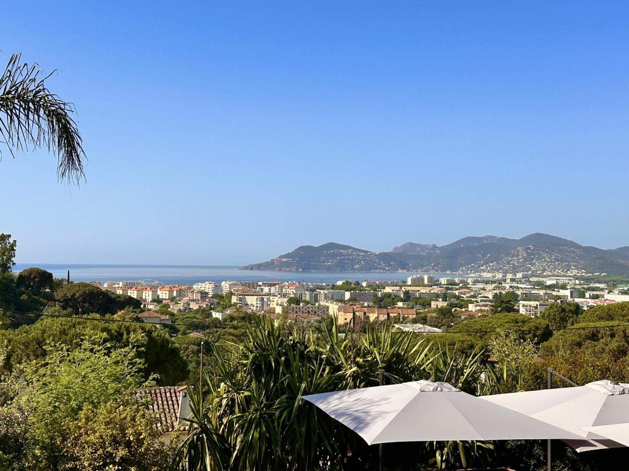 Bella Croix Des Gardes Cannes
